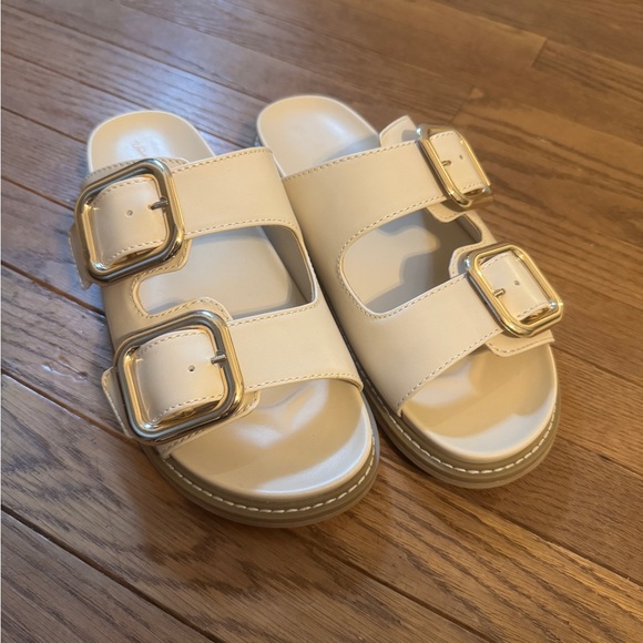 NEVER WORN Universal Thread Slide Sandals with Gold Buckles - Picture 1 of 3